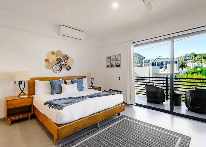 Modern Walk To Marina, Dining & Nightlife Apartment Cabo San Lucas